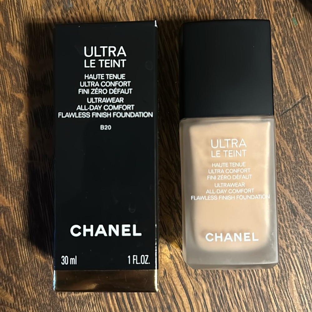 Chanel Ultra Le Teint B20 - NEW